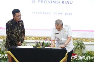 Gubernur Syamsuar Teken Nota Kesepakatan dan Rencana Kerja dengan KPPU