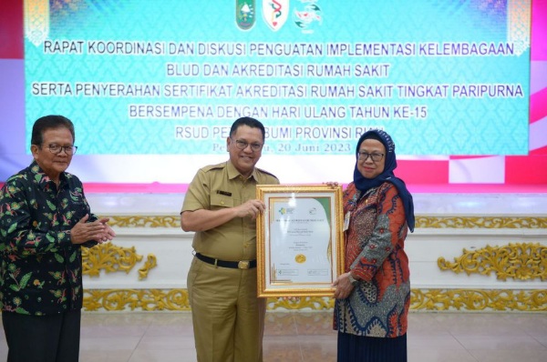 Terima Akreditasi Paripurna, Asisten III Harap RSUD Petala Bumi Pertahankan Mutu Pelayanan