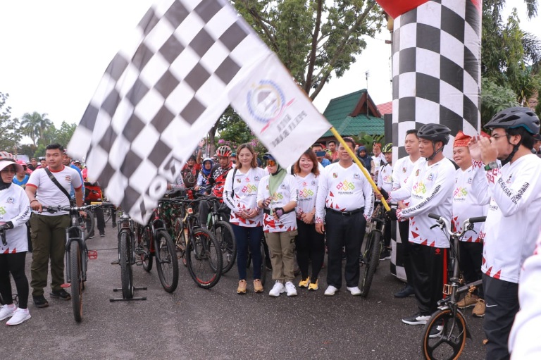Pj Wali Kota Pekanbaru Lepas 5.375 Peserta Fun Bike
