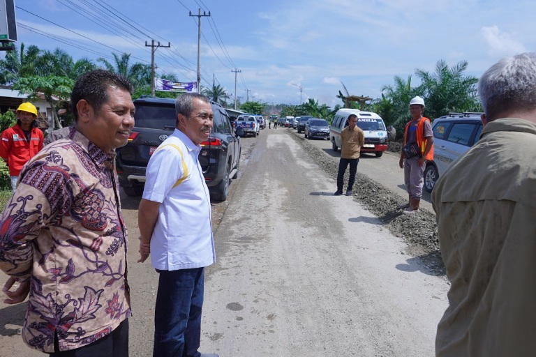 Cek Pengerjaan Jalan Kampar-Rohul, Gubri: Ini Menyangkut Ekonomi dan Kesejahteraan Masyarakat