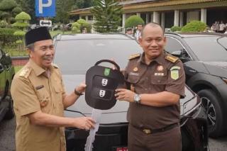 Kajati Riau Kembalikan Mobil Listrik ke Pemprov Riau, Ini Alasannya 