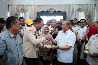 Lepas Kontingen Riau Ikuti Penas Petani Nelayan XVII 2023, Berikut Arahan Gubri