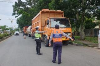 Razia Truk ODOL, Dishub Riau Tilang 155 Kendaraan di Kuansing