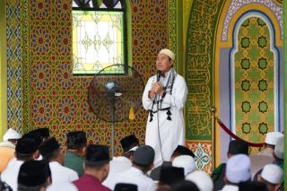 Gubernur Syamsuar Shalat Iduladha di Masjid Raya Sultan Zainal Abidinsyah Rohul