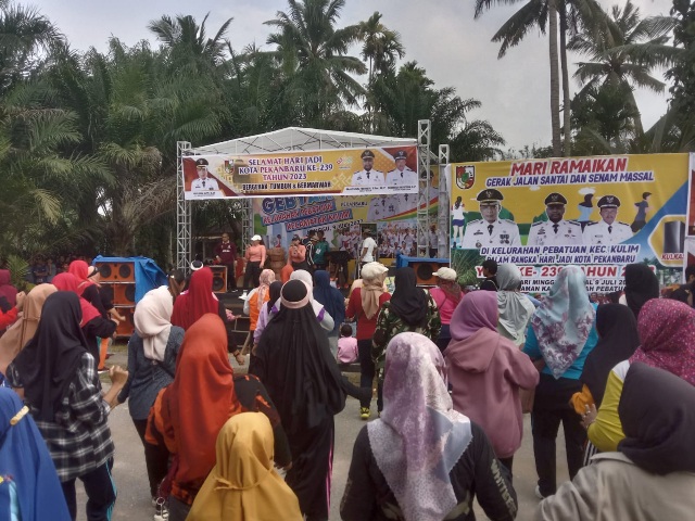 Warga Kulim Antusias Ikuti Jalan Santai dan Senam Massal Peringati HUT Kota Pekanbaru