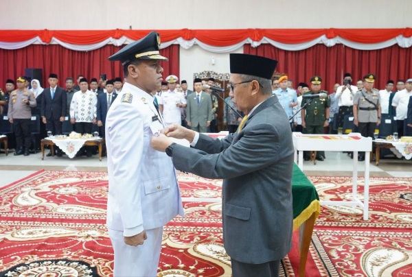 Gubernur Syamsuar Ingatkan Suhardiman Amby Fokus Pada Masalah Besar