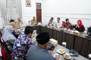 Gubernur Syamsuar Terima Audiensi Perwakilan Kepala Sekolah, Berikut Pembahasannya