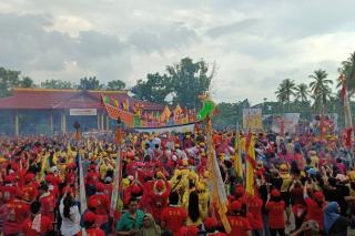 Lepas Replika Kapal Tongkang, Ini Kata Gubernur Syamsuar