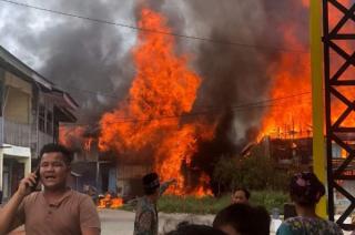 Jelang Salat Jumat, 30 Rumah Terbakar di Rokan Hilir