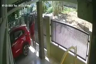 Viral Aksi Pencurian Sepeda Terekam CCTv, Pelaku Pakai Mobil Avanza