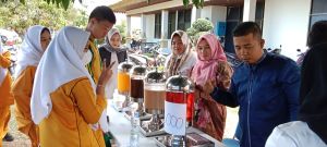 Tim Pramusaji Pemprov Riau Raup Untung Saat Perlombaan Tradisional Layang-layang