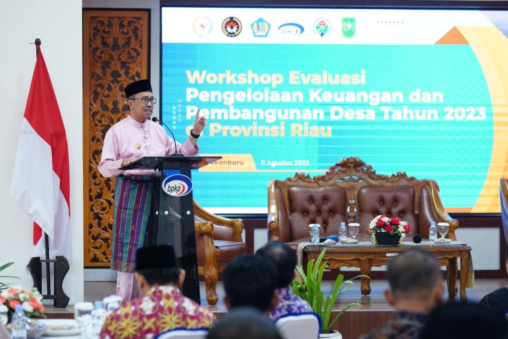Dana Dikelola Desa Cukup Besar, Berikut Arahan Gubernur Syamsuar