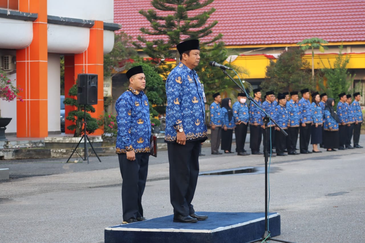 Sekda Inhu Pimpin Upacara HUT RI di Lapangan Kantor Bupati 
