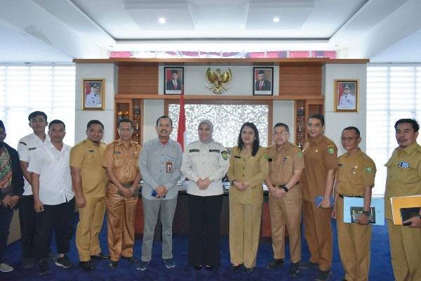 Tingkatkan Layanan Informasi Publik, Bupati Rezita Minta OPD Lengkapi DIP