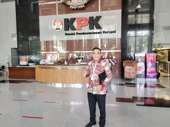 Begini Kronologis Dugaan Korupsi Bupati Rohil dan Istri serta Pengusaha yang Dilaporkan ke KPK
