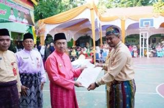 Gubri Serahkan 614 SK PPPK Tenaga Pendidik Pemprov Riau Formasi 2022