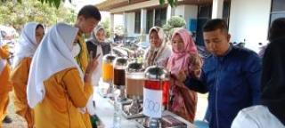 Tim Pramusaji Pemprov Riau Raup Untung Saat Perlombaan Tradisional Layang-layang