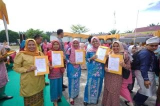 660 Guru Honorer di Rohul Terima SK PPPK dari Gubernur Riau Syamsuar