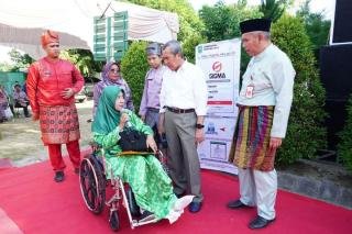 Kisah Yanti Guru Honorer Jemput SK PPPK Pakai Kursi Roda