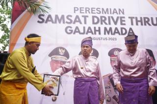 HUT Riau ke-66, 2 Orang Taat Bayar Pajak Dapat Hadiah Motor