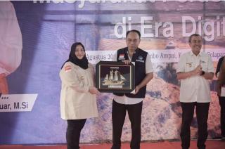 Masih Ada 160 Titik Kawasan Blankspot, Ini Harapan Bupati Kasmarni pada Menkominfo RI