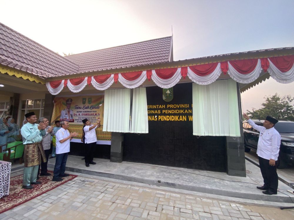 Gubri Syamsuar Resmikan Kantor Cabang Dinas Pendidikan Wilayah IV di Inhu