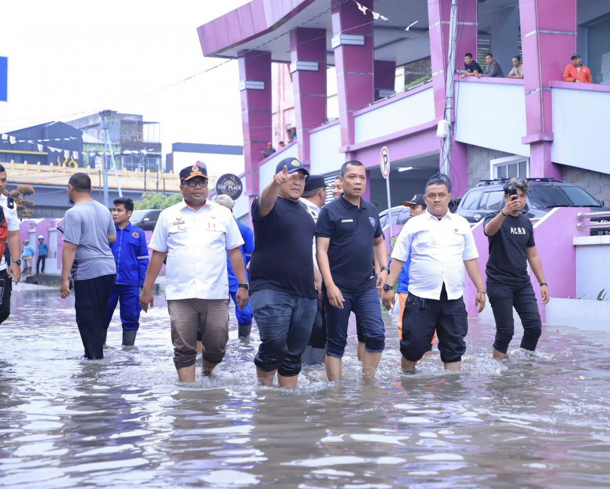Banjir di Jalan Puyuh Mas, Pj Wali Kota Pekanbaru Akan Koordinasi ke Pemprov dan Pusat