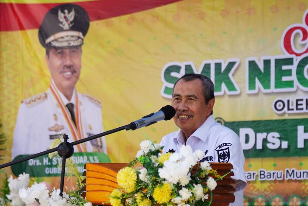 Resmikan Masjid An-Nur Desa Semukut Meranti, Berikut Arahan Gubri Syamsuar