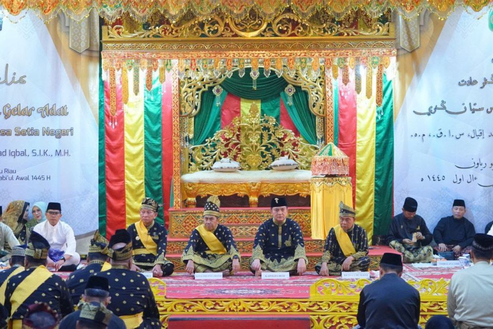 Kapolda Riau Irjen Pol Muhammad Iqbal Resmi Diberi Gelar Datuk Seri Jaya Perkasa Setia Negeri