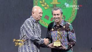 Peduli UMKM dan Sumber Daya Lokal, Gubri Syamsuar Terima Penghargaan dari Kompas TV