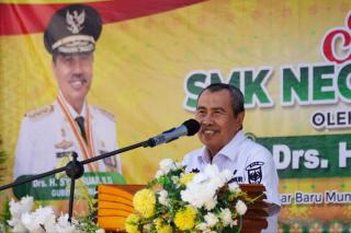 Resmikan Masjid An-Nur Desa Semukut Meranti, Berikut Arahan Gubri Syamsuar