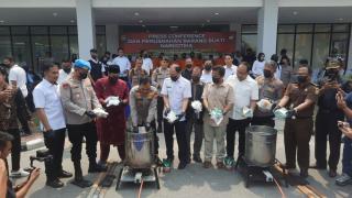 Polda Riau Musnahkan Tiga Jenis Narkoba