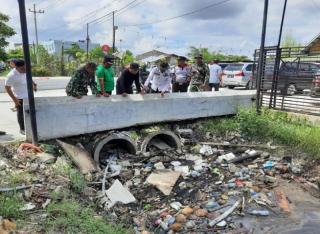 Sampah Jadi Faktor Utama Sumbat Drainase, Dinas PUPR Ajak Masyarakat Gotong-royong