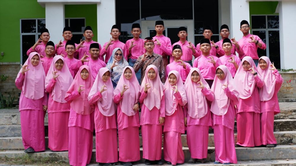 27 Orang Siswa MAN IC Siak Lolos Jadi Penulis Syair Internasional se-Asean
