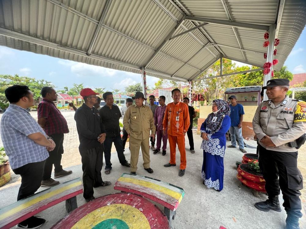 Tuntas di Tiga Tempat, Wagubri Kembali Bantu Atasi Banjir di Wilayah Tenayan Raya