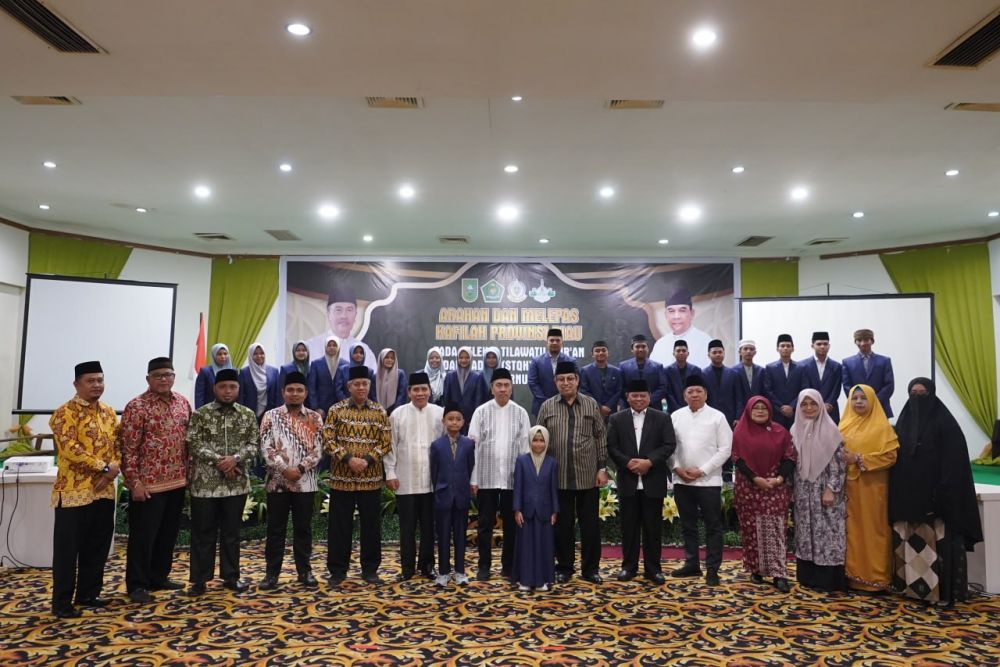 Gubri Melepas Kafilah Riau Menuju STQH XXVII di Jambi