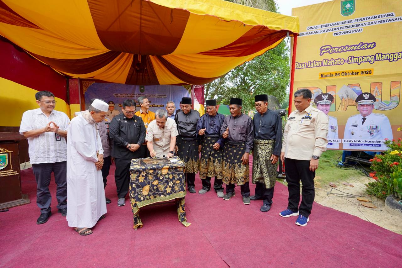 Akhirnya Rampung, Gubri Syamsuar Resmikan Jalan Lintas Mahato - Manggala Rohil