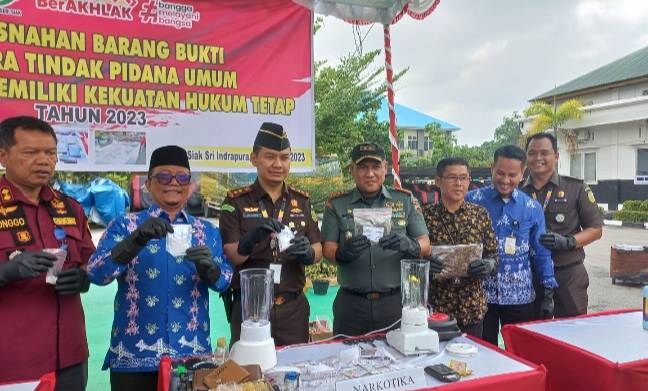 Kejari Siak Musnahkan Barang Bukti Narkotika