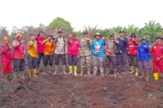 Tim Gabungan Padamkan Kebakaran Lahan di Bengkalis