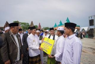 Dihadiri 6.200 Santri, Gubri Sampaikan Perkembangan Pesantren di Riau