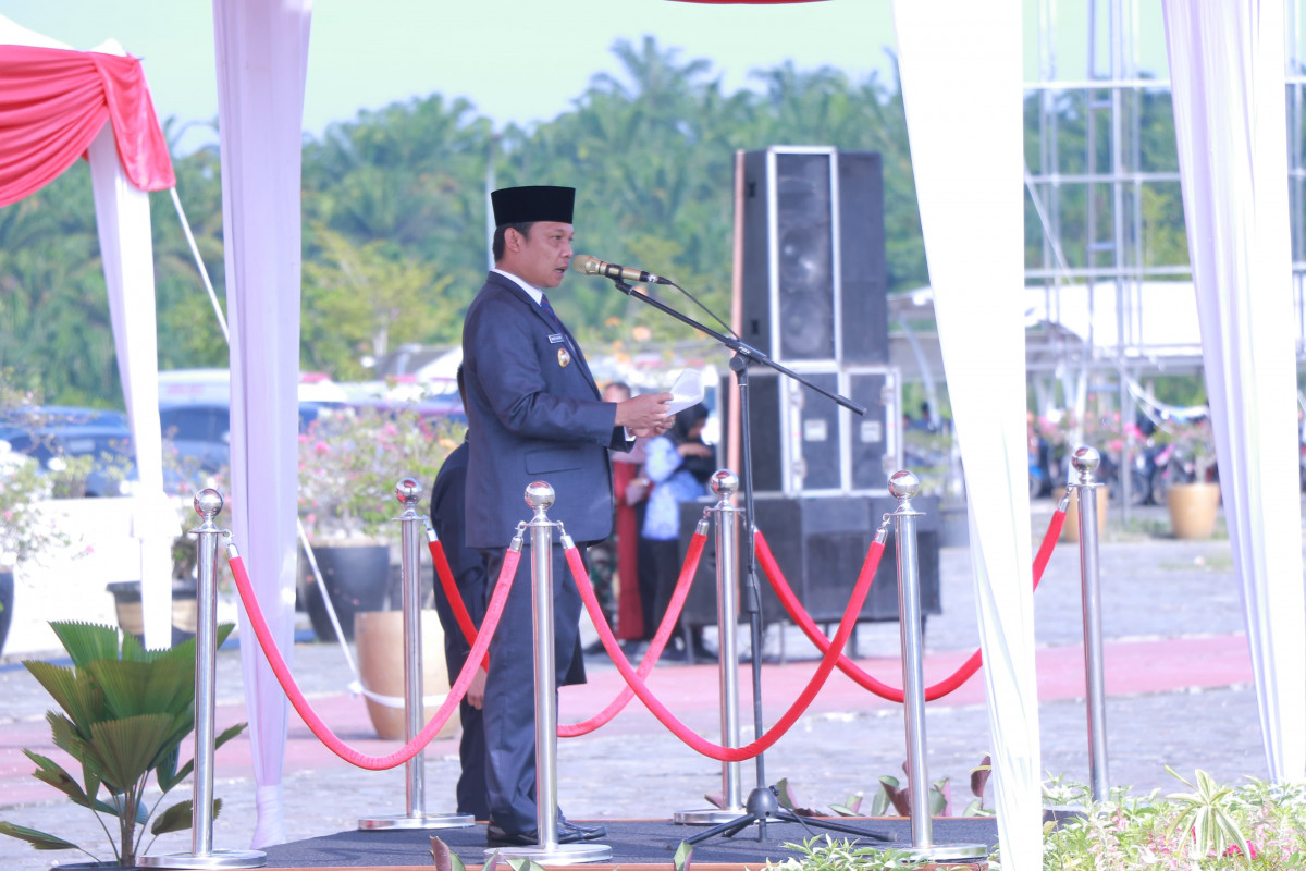 Pj Walikota Pekanbaru Pimpin Upacara Peringatan Hari Pahlawan ke-78