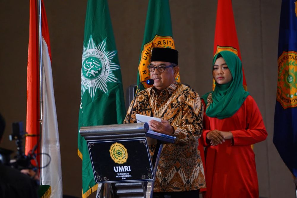 1.061 Mahasiswa UMRI Diwisuda, Plt. Gubri Harap Dedikasikan Ilmu Untuk Kemaslahatan Bangsa dan Negara