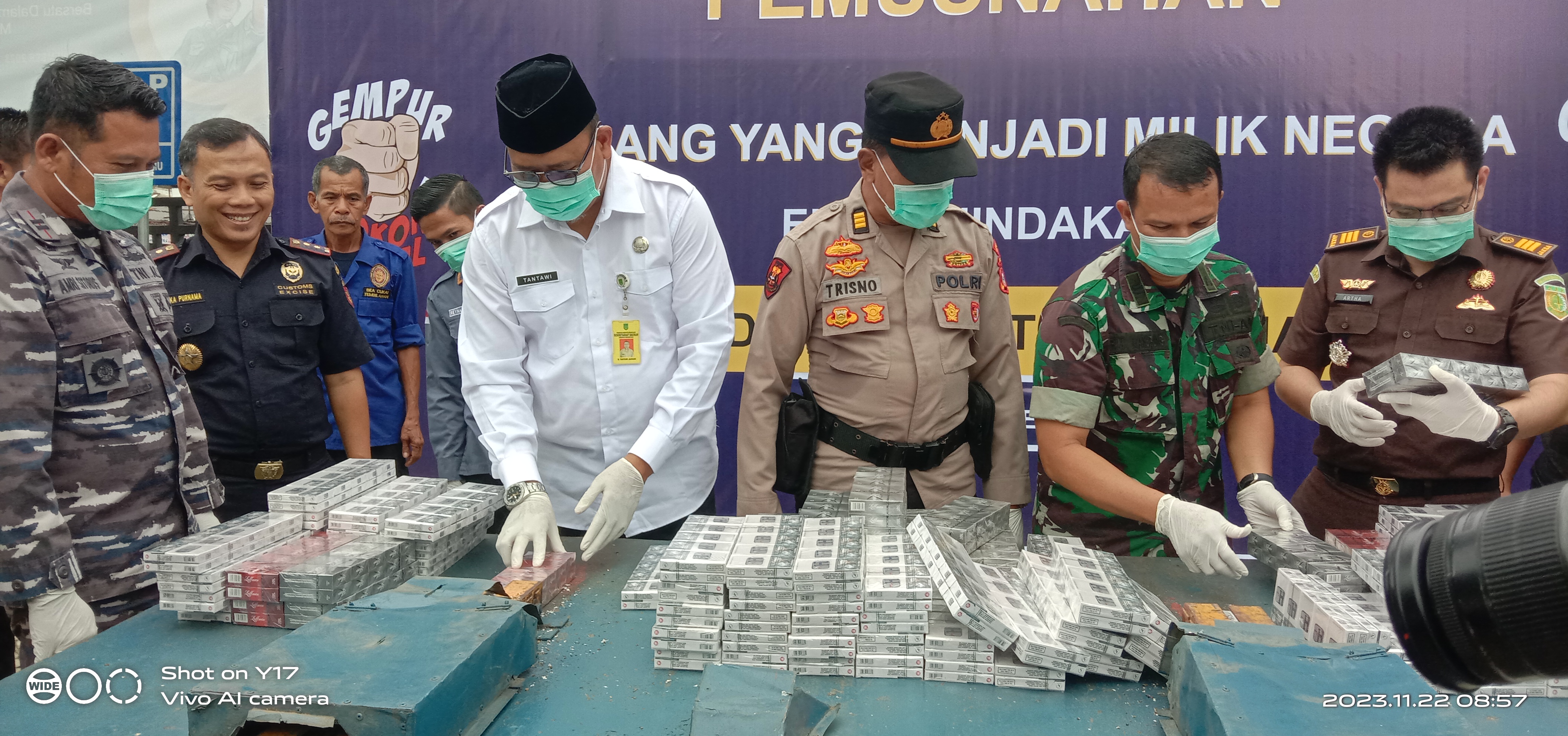 Pemkab Inhil Apresiasi Bea Cukai Tembilahan Musnahkan 16 Juta Batang Rokok Ilegal