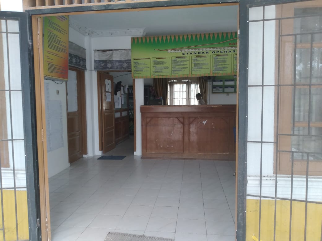 Jarang Ngantor, Warga Keluhkan Lurah Palas