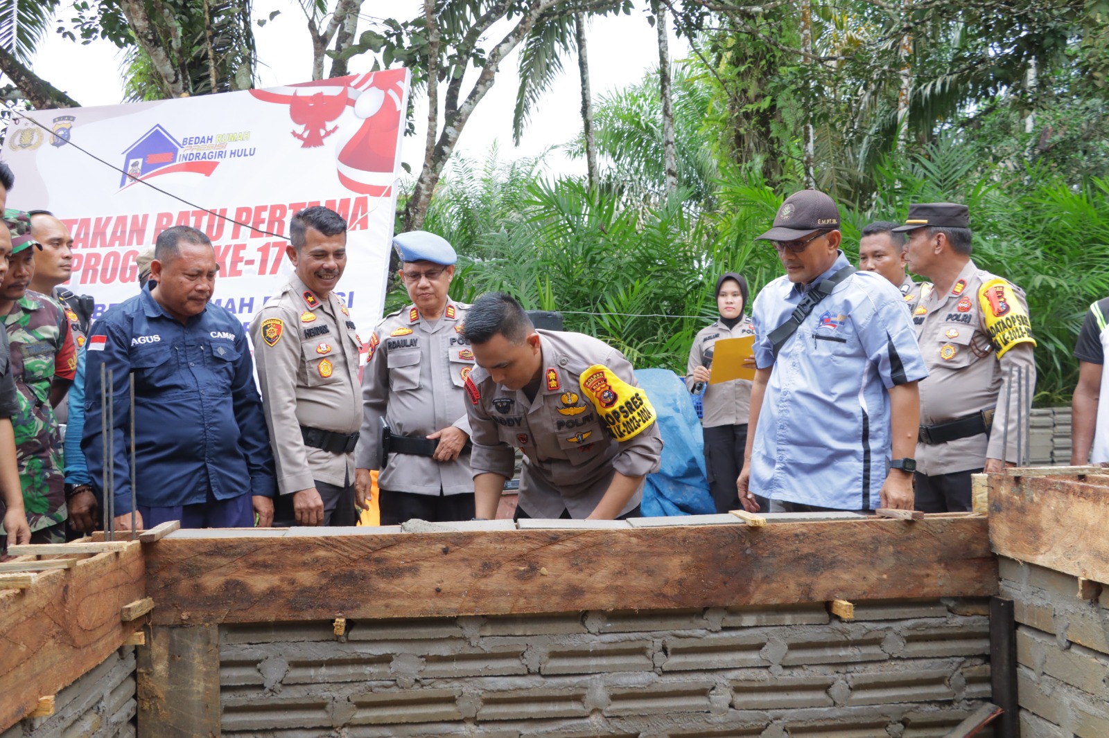 Peletakan Batu Pertama Progam Bersih ke-17, Kapolres Inhu Ingatkan Pemilu Damai