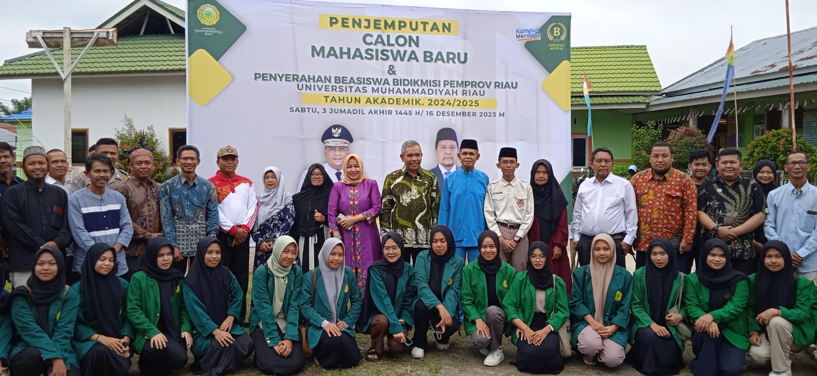 Rektor UMRI Jemput Langsung Mahasiswa Baru Penerima Beasiswa