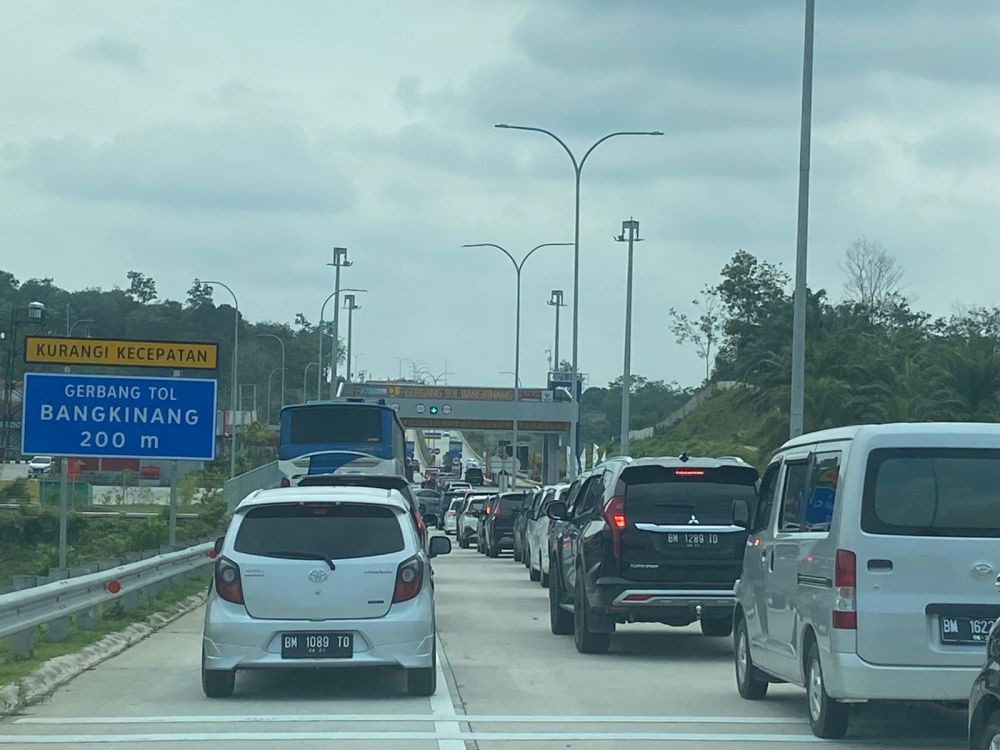 4.466 Kendaraan Masuk Jalan Tol Bangkinang-XIII Koto Kampar