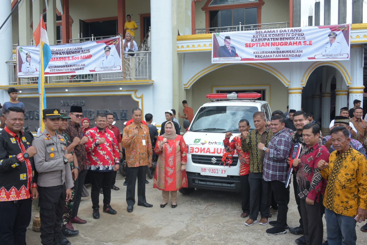 Bupati Bengkalis Serahkan Ambulance dan Dana Bermasa untuk Masyarakat Babussalam