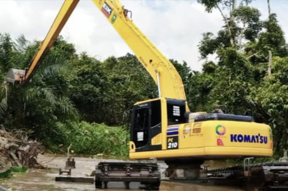 Tindaklanjuti Instruksi Gubri, Dinas PUPR Riau Normalisasi Sungai 10 Km