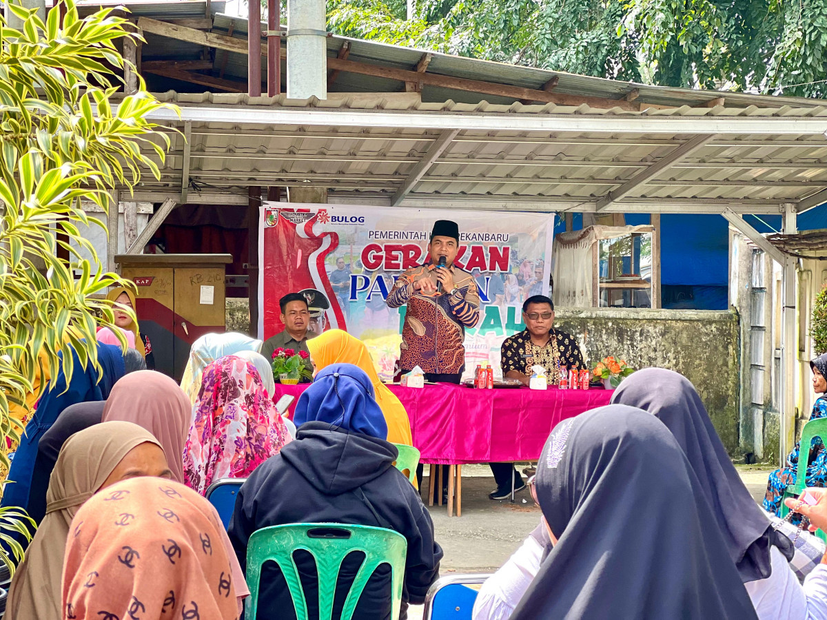 Disambut Antusias Warga, Disperindag Pekanbaru Gelar Pasar Murah di Limbungan